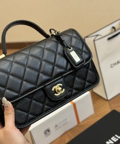 Chanel22K Caviar Messenger Backpack_1