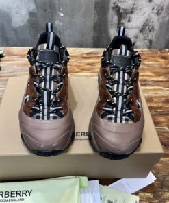 BURBERRY PANELLED LACE-UP SNEAKERS - BBR112