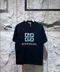 Givenchy T-shirt - GVS40