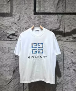 Givenchy T-shirt - GVS41