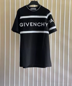 Givenchy T-shirt - GVS45