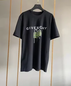 Givenchy T-shirt - GVS55