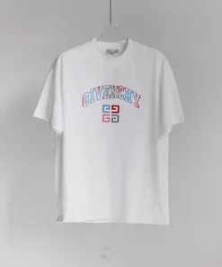 Givenchy T-shirt - GVS75