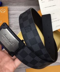 LOUIS VUITTON BELT - B070