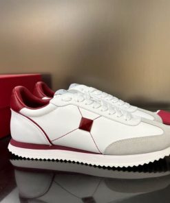 STUD AROUND LOW-TOP CALFSKIN AND NAPPA LEATHER SNEAKER - VLS002