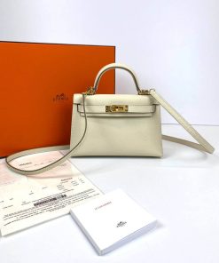 hermes mini kelly 20cm bag in beige clemence leather_4