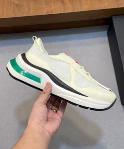 PRADA SNEAKERS - PRD059