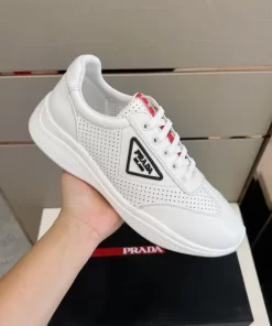 PRADA SNEAKERS - PRD071